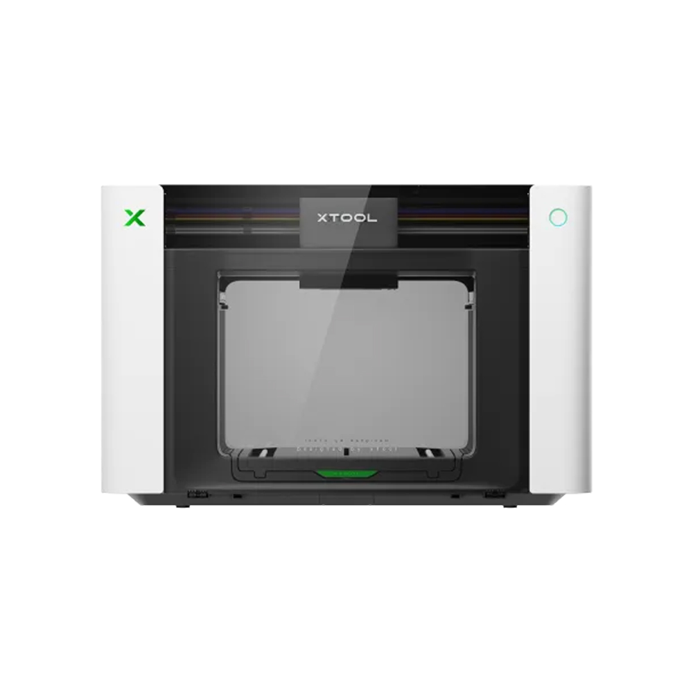 xTool O1 Omni Printer ir profesionāla, daudzfunkcionāla drukas iekārta, personalizētu produktu izgatavošanai, darbnīcām un mazajam biznesam